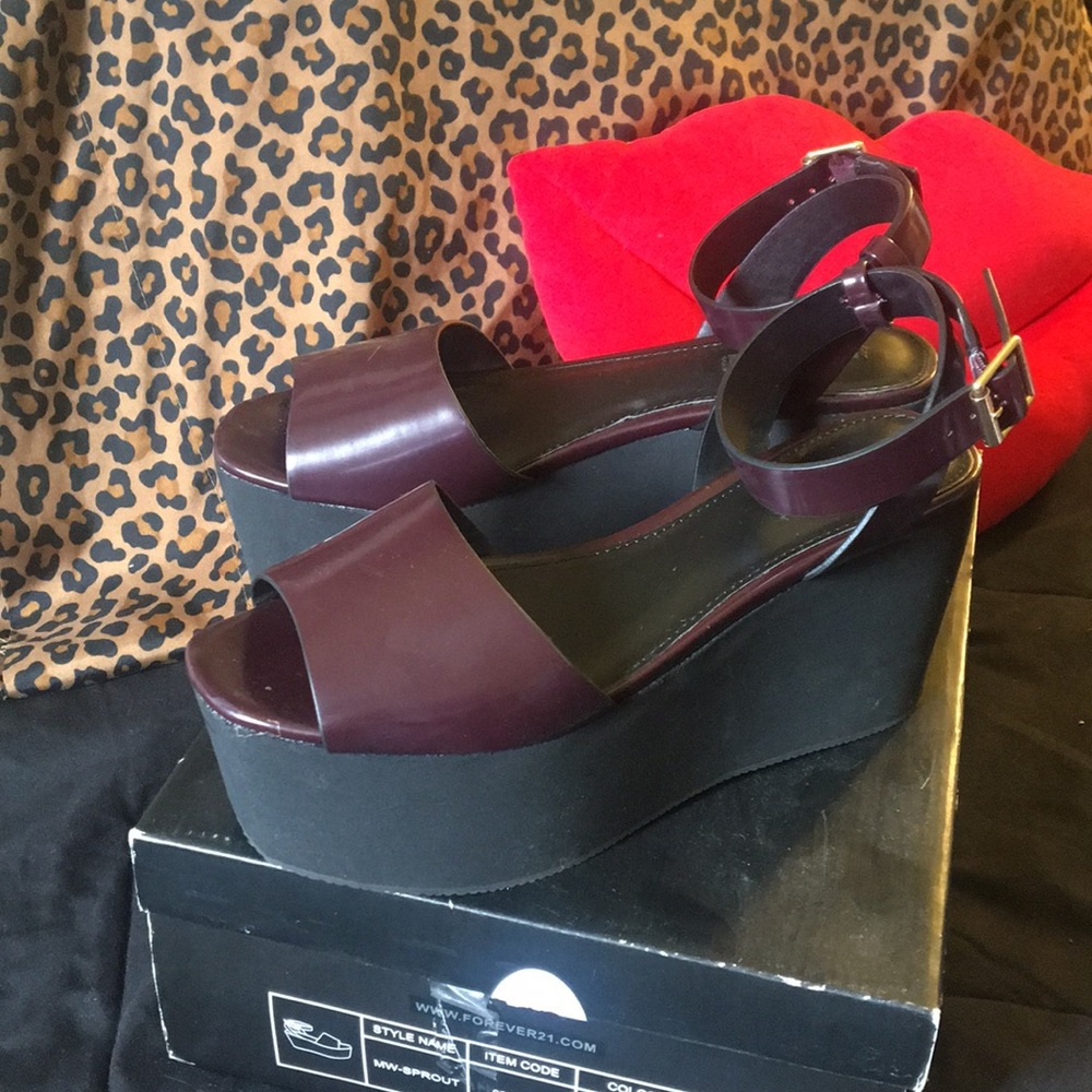 Platform sandals